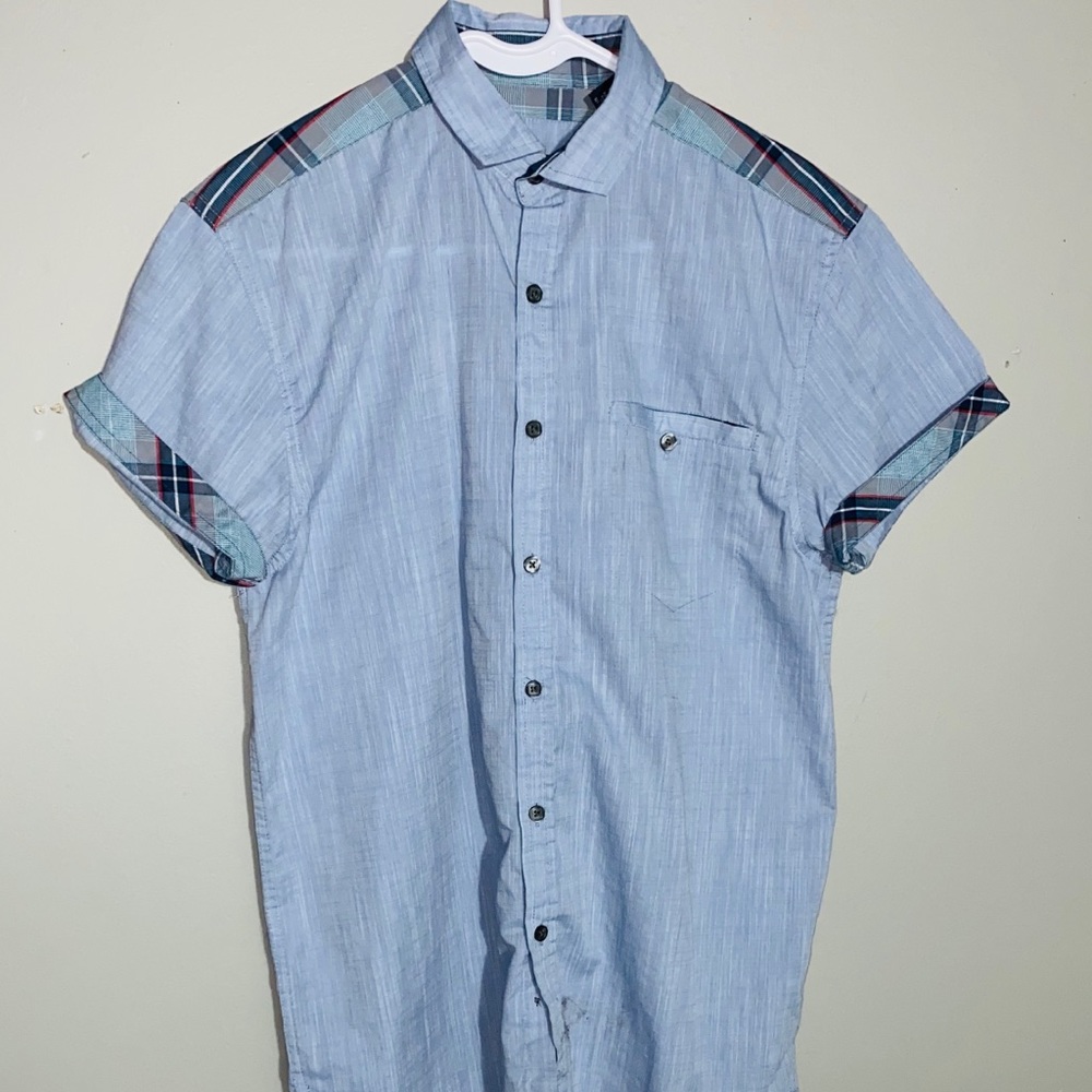 Short sleeve button up